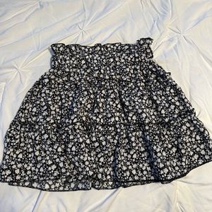 SHEIN floral skirt size small.